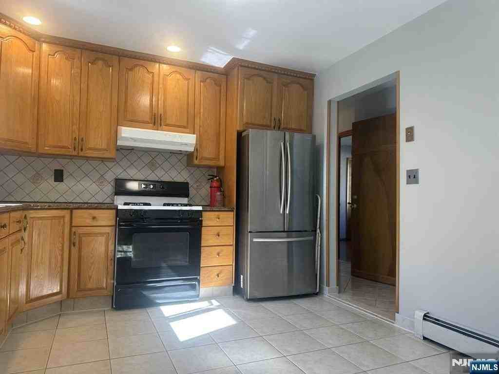 27 Whitaker Ave #1 - Photo 4 of 26