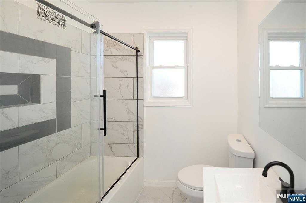 319 7th St - Photo 6 of 16