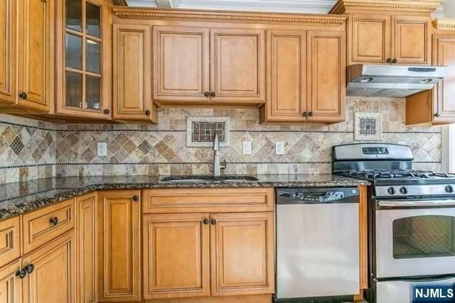11 Blanche Ave #2ndFL - Photo 7 of 26