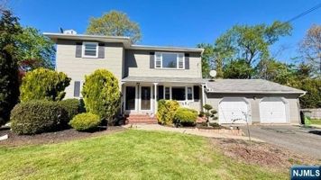 featured image of 34 Myrtle Ave #2