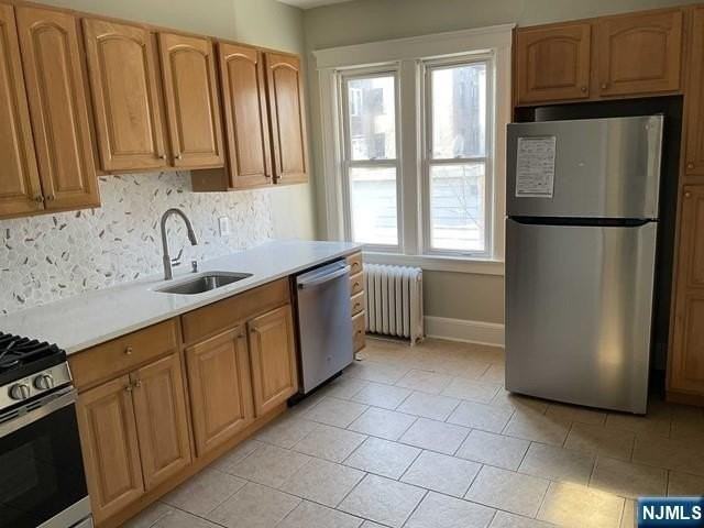 311 5th St #B - Photo 3 of 16