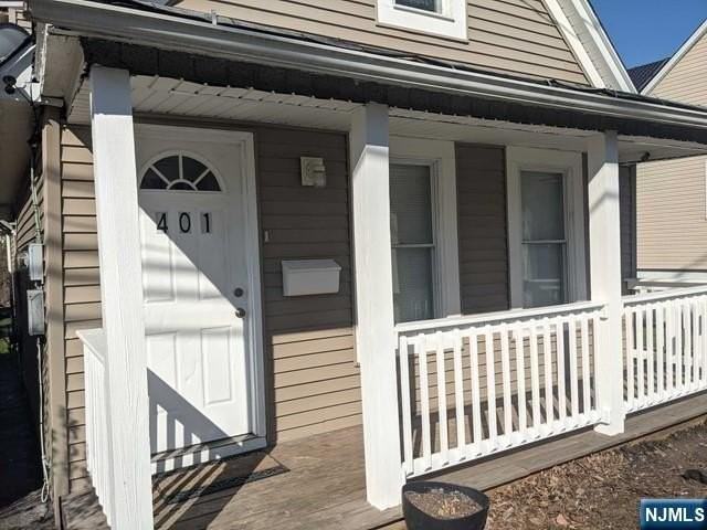 401 River Dr