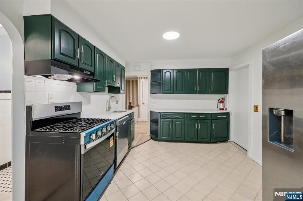 320 Orient Way #2 - Photo 5 of 40