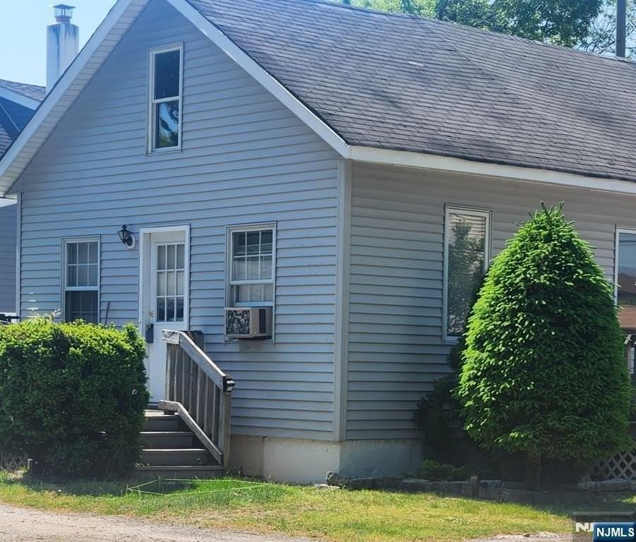 1 Cedar Ln - Photo 3 of 13