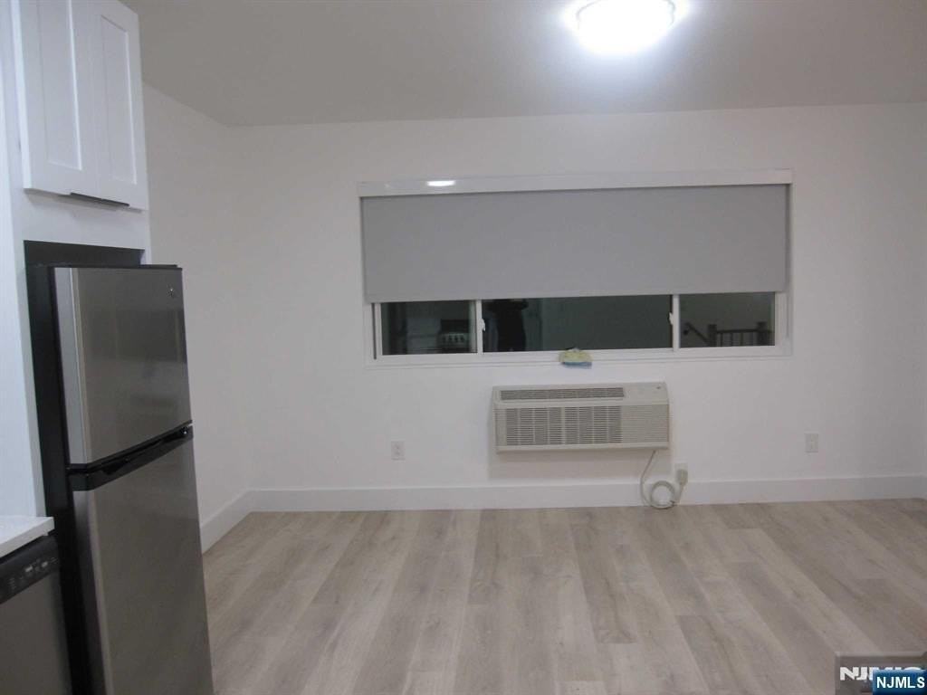 119 1st St #7A - Photo 5 of 6