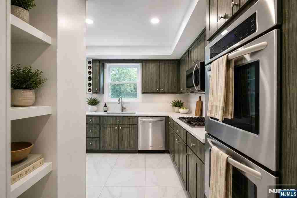 91 Birchwood Rd - Photo 6 of 14