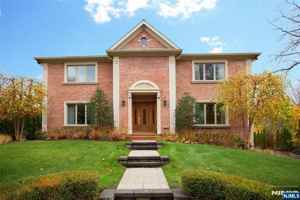 featured image of 146 Palisade Ave