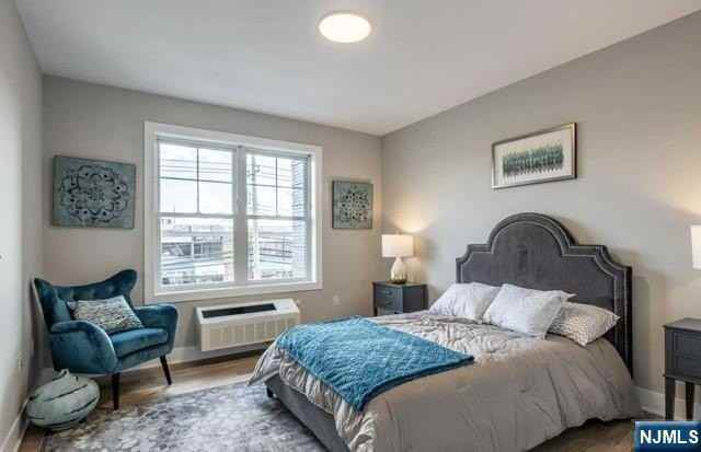 455 Livingston St #315 - Photo 2 of 4