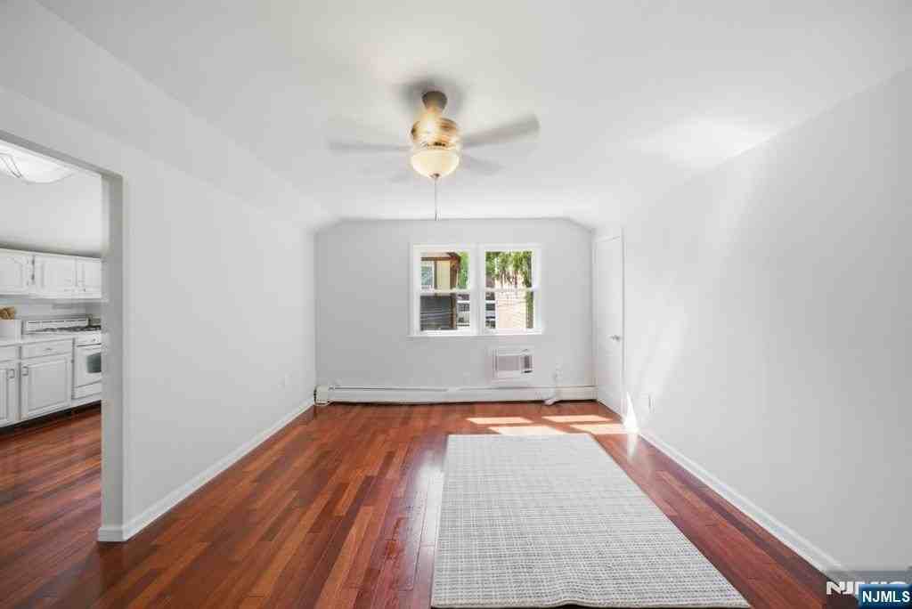386 Kinderkamack Rd - Photo 5 of 18