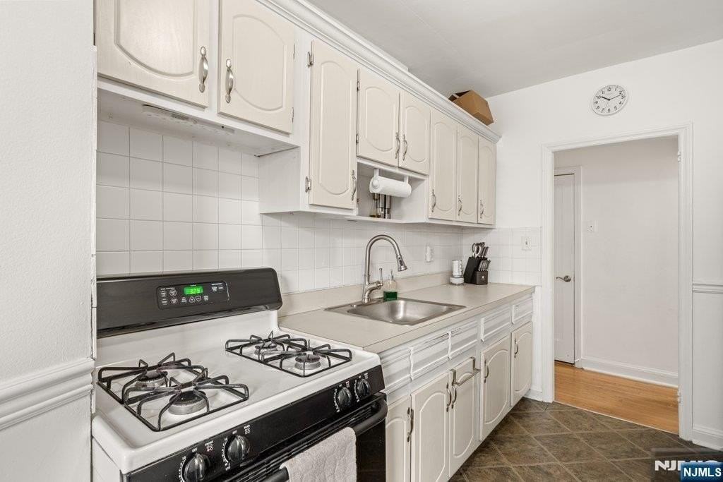 155 Union Ave #212 - Photo 5 of 11