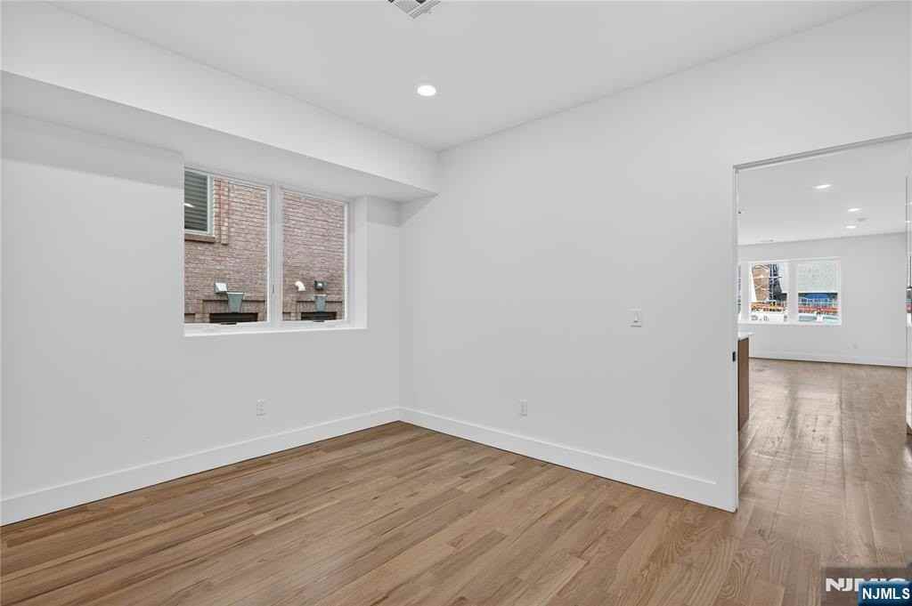 46 Hudson Ave #A - Photo 7 of 30