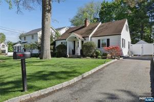 featured image of 4 Lois Ave
