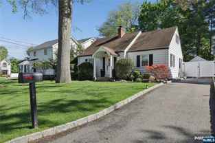 4 Lois Ave - Photo 1 of 1