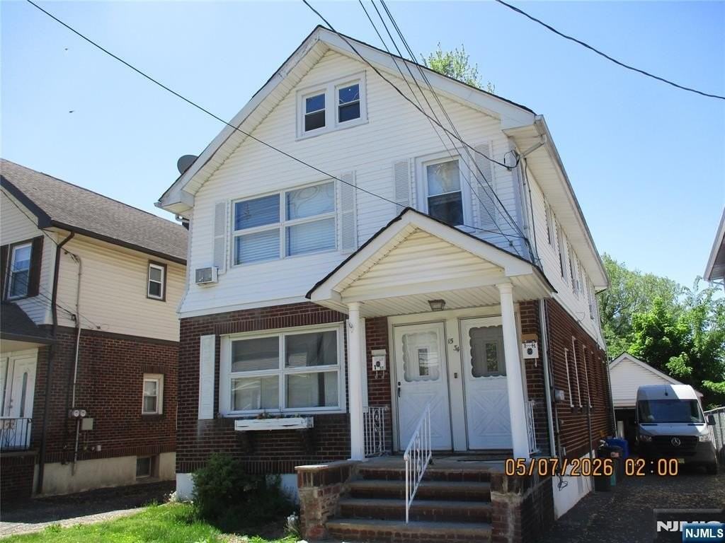 15-34 Parmelee Ave #1