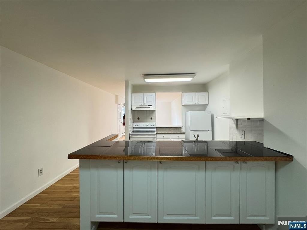 333 Grand Ave #2R - Photo 4 of 13