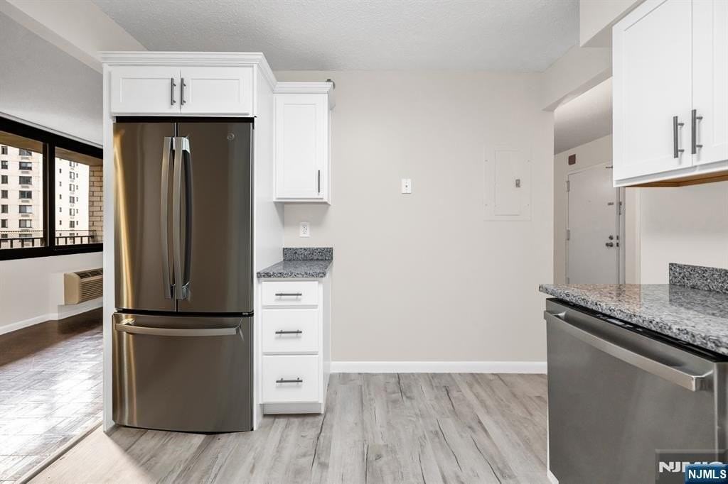 326 Prospect Ave #6J - Photo 4 of 18