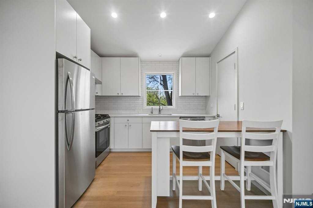 75 Midland Ave #5 - Photo 4 of 16