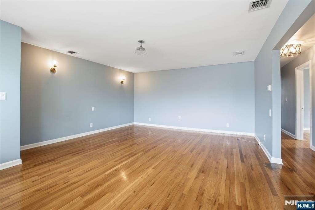 112 E Ackerman Ave - Photo 2 of 16