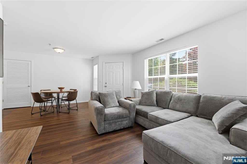 5301 Tudor Dr - Photo 5 of 35