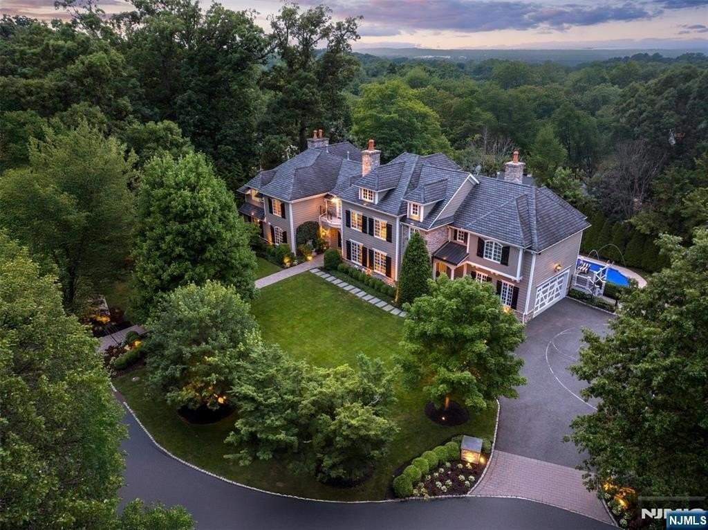11 Hamilton Rd