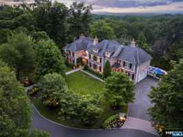 featured image of 11 Hamilton Rd