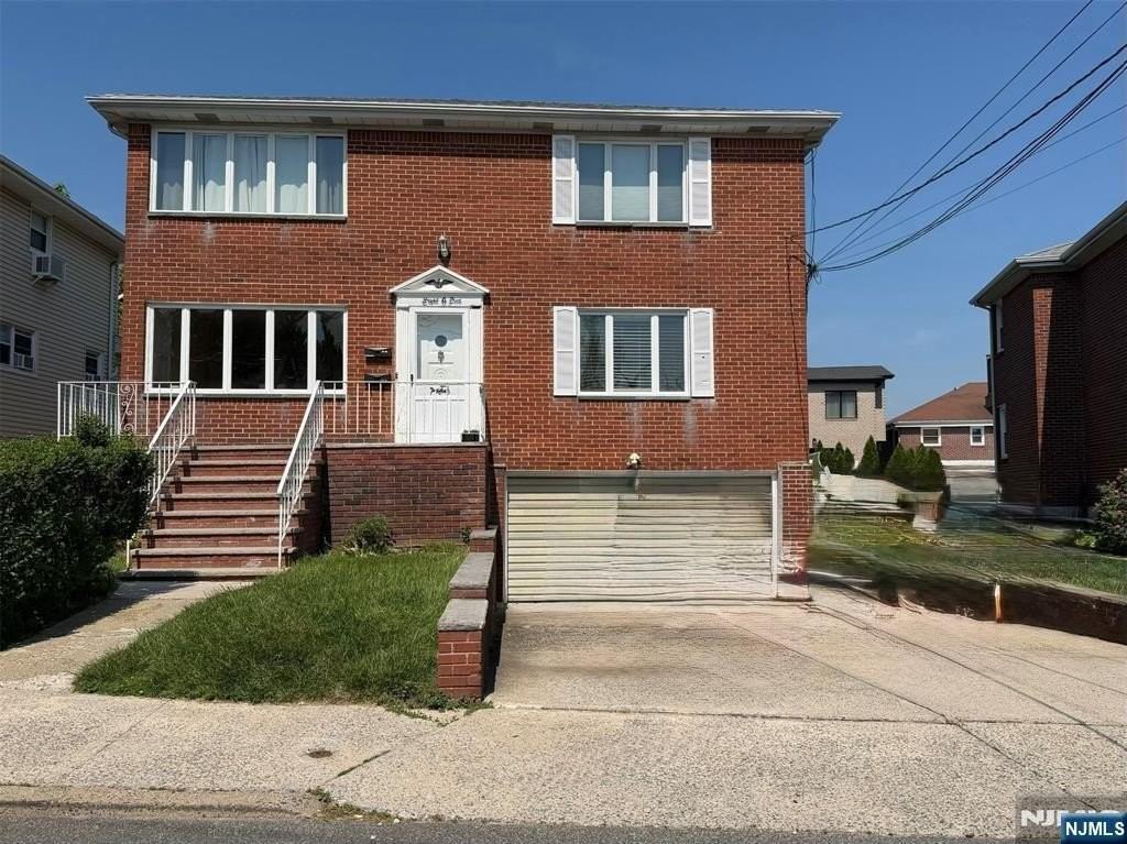 805 Harvard Pl #2
