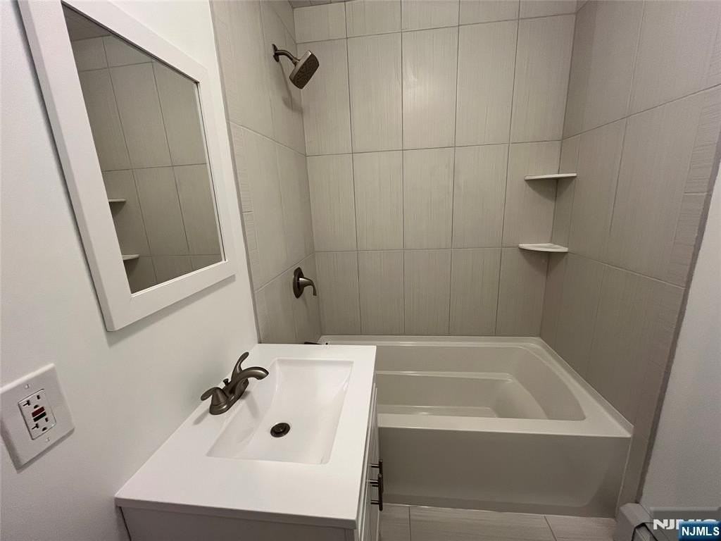 23-03 Rosalie St - Photo 4 of 19