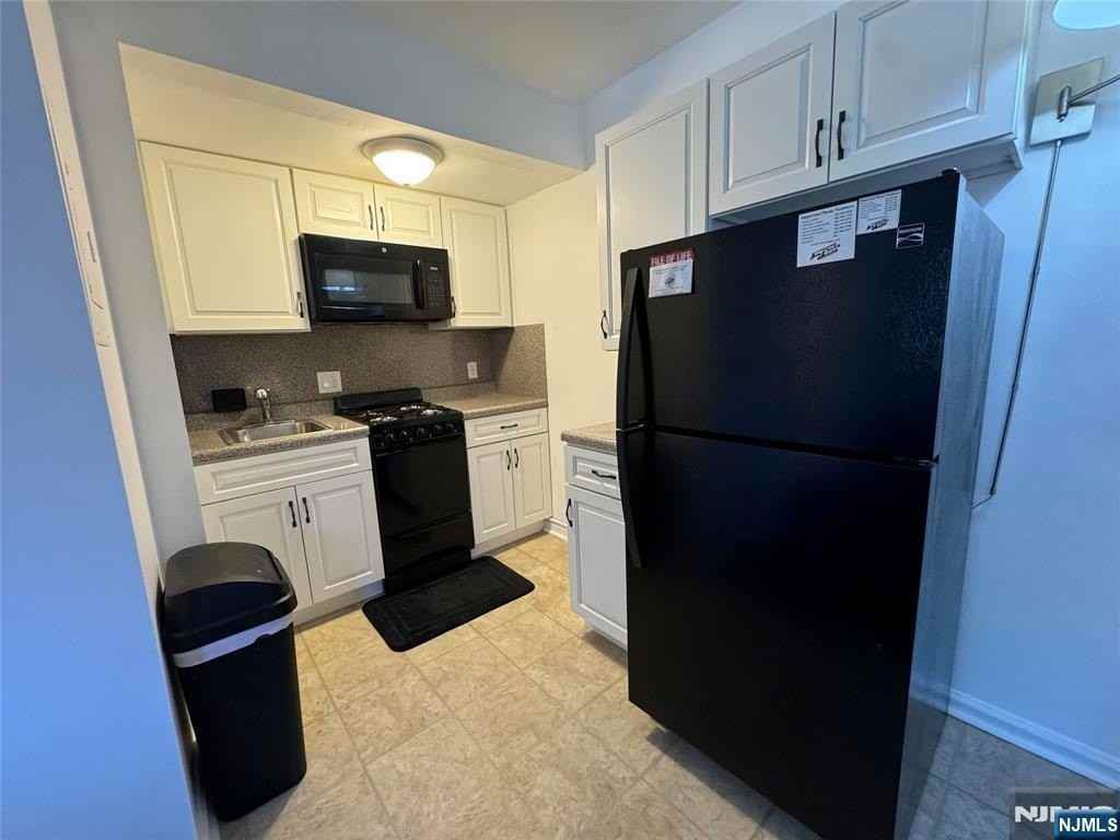 411 Park Pl #2J - Photo 2 of 9