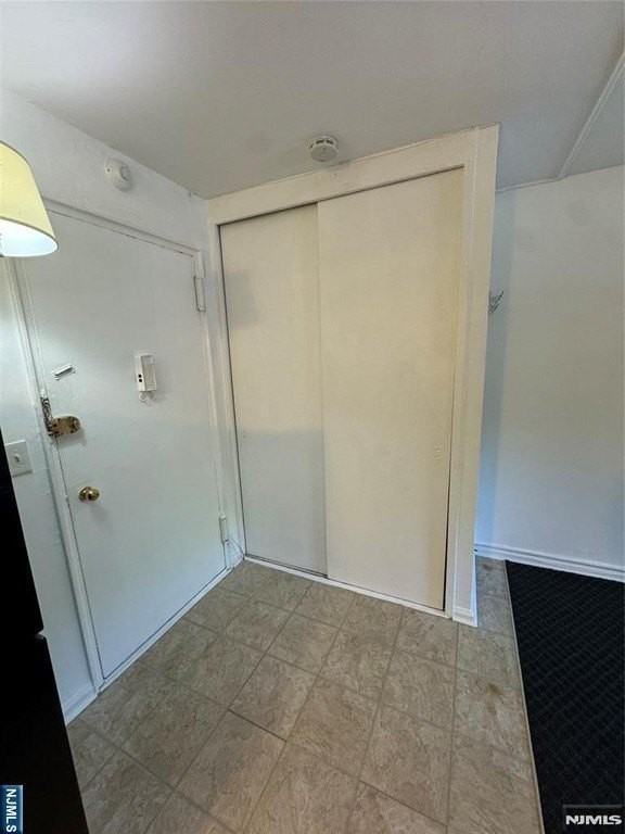 411 Park Pl #2J - Photo 4 of 9