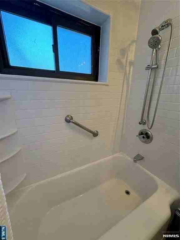 411 Park Pl #2J - Photo 7 of 9