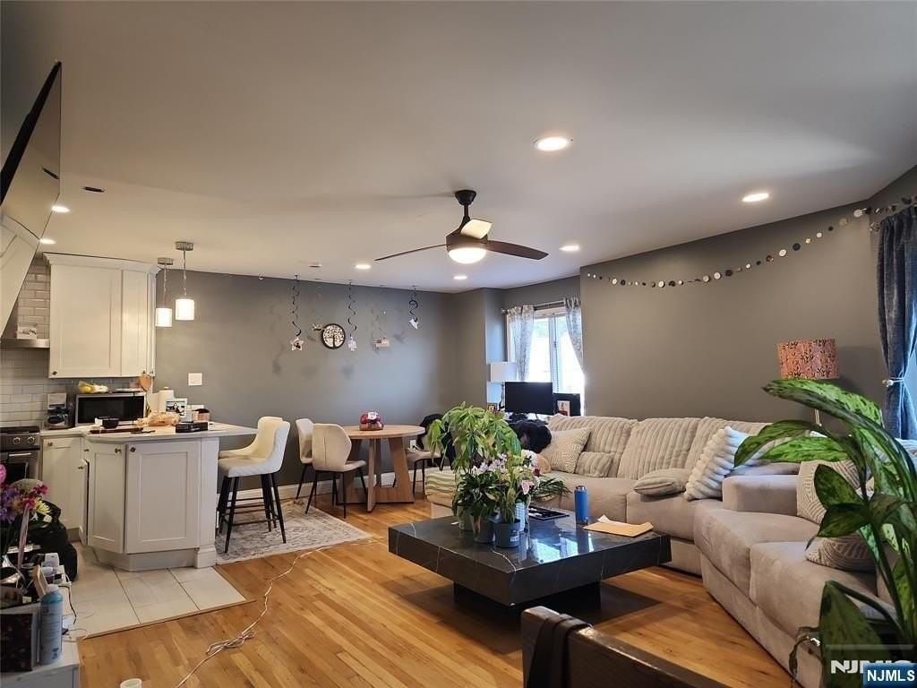157 Johnson Ave #2