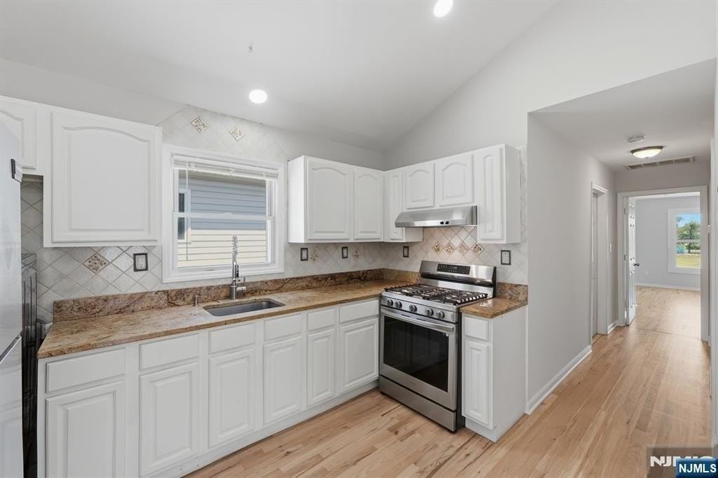 130 3rd St #2 - Photo 2 of 10