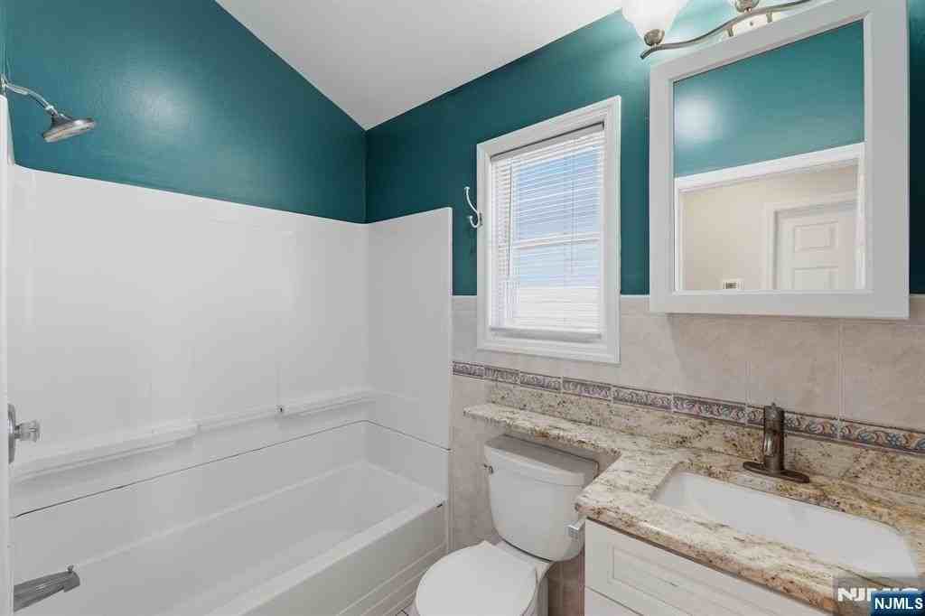 130 3rd St #2 - Photo 7 of 10