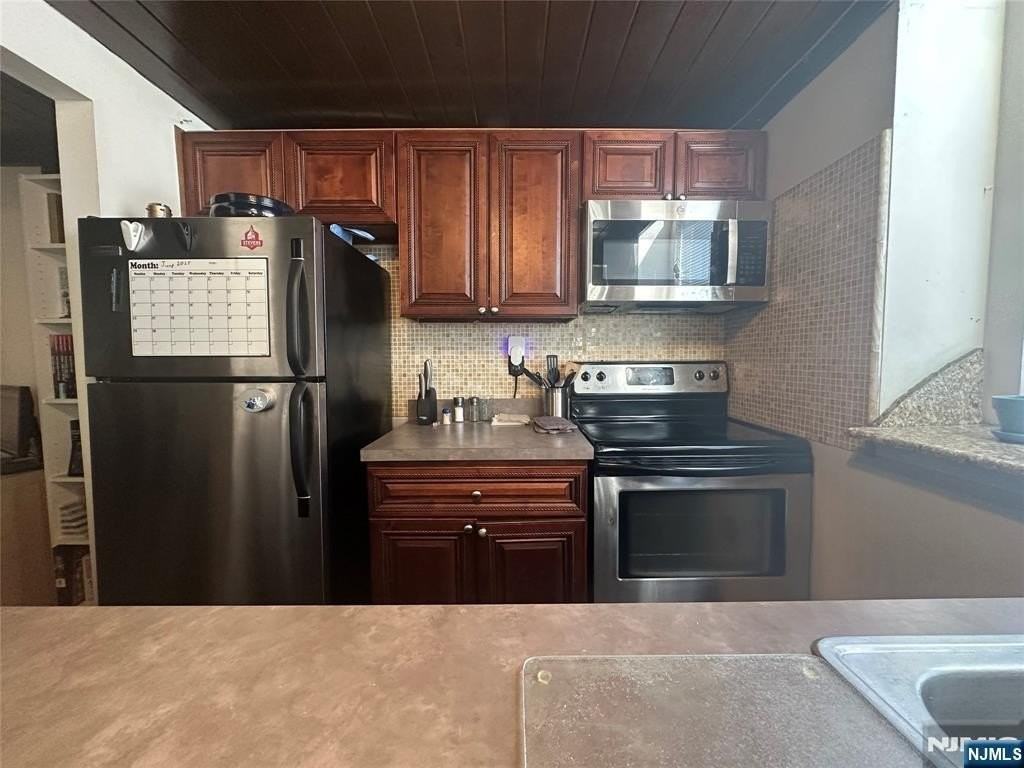 464 Central Ave #B9 - Photo 5 of 21