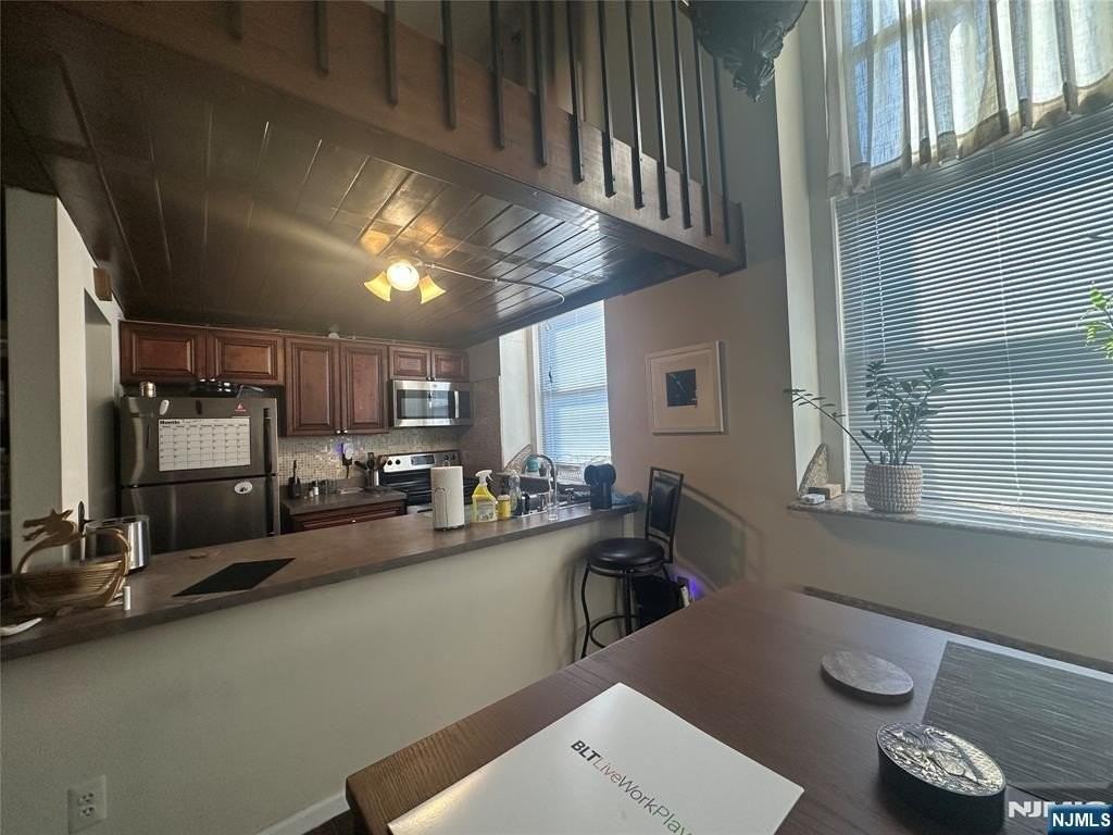 464 Central Ave #B9 - Photo 7 of 21