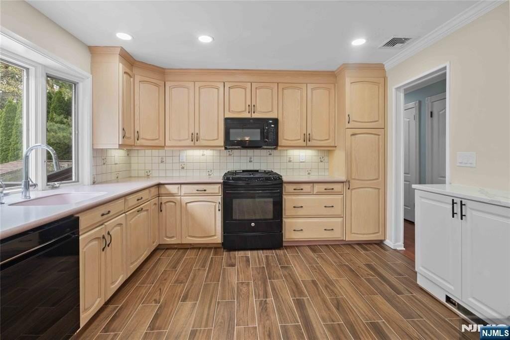 230 Orchard Dr - Photo 6 of 24