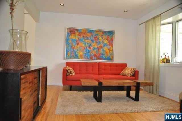 24 Elmwood Ter - Photo 5 of 14