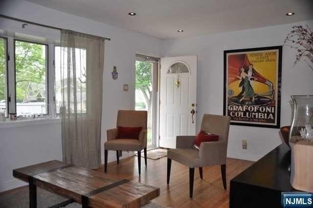 24 Elmwood Ter - Photo 6 of 14