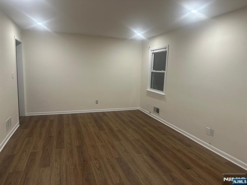 152 Williams Ave #1stFL - Photo 2 of 6