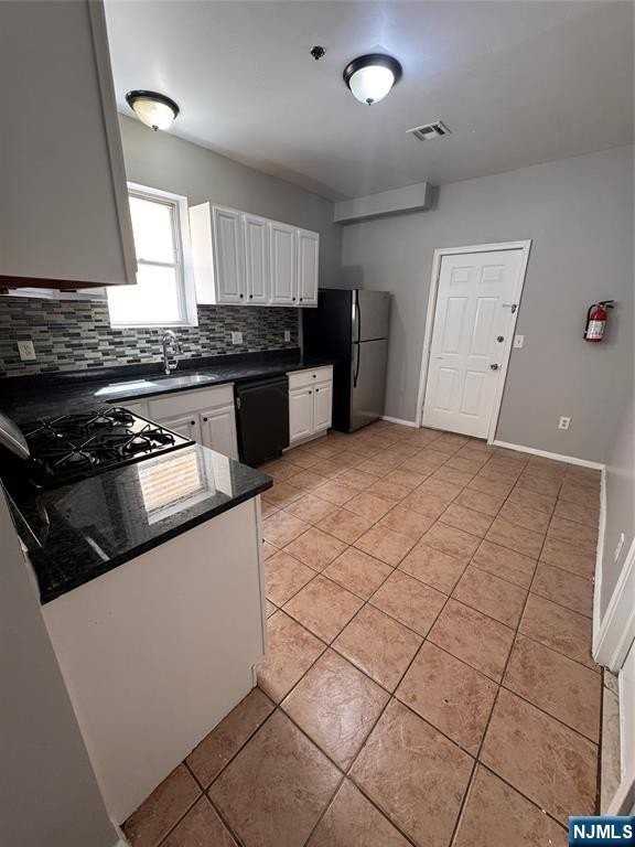 117 S 12th St #2 - Photo 3 of 20