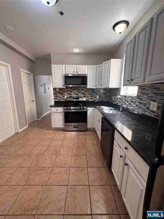 117 S 12th St #3 - Photo 4 of 20