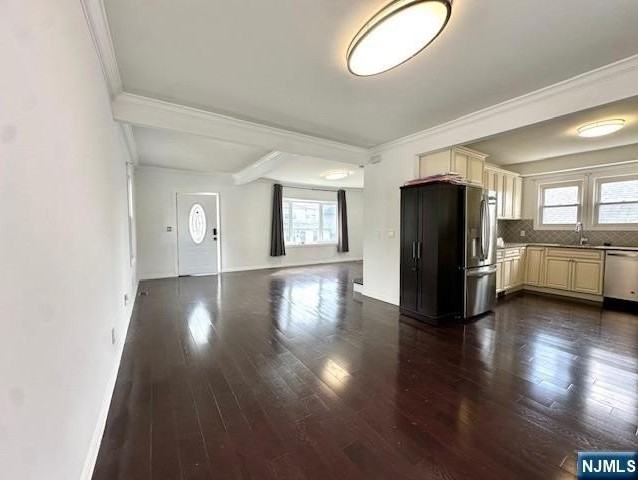 1410 83rd St - Photo 4 of 29