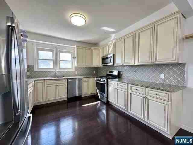 1410 83rd St - Photo 7 of 29