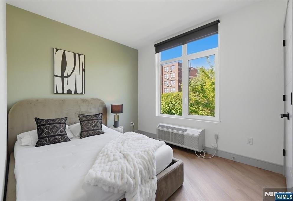 1435 10th St #207 - Photo 6 of 17