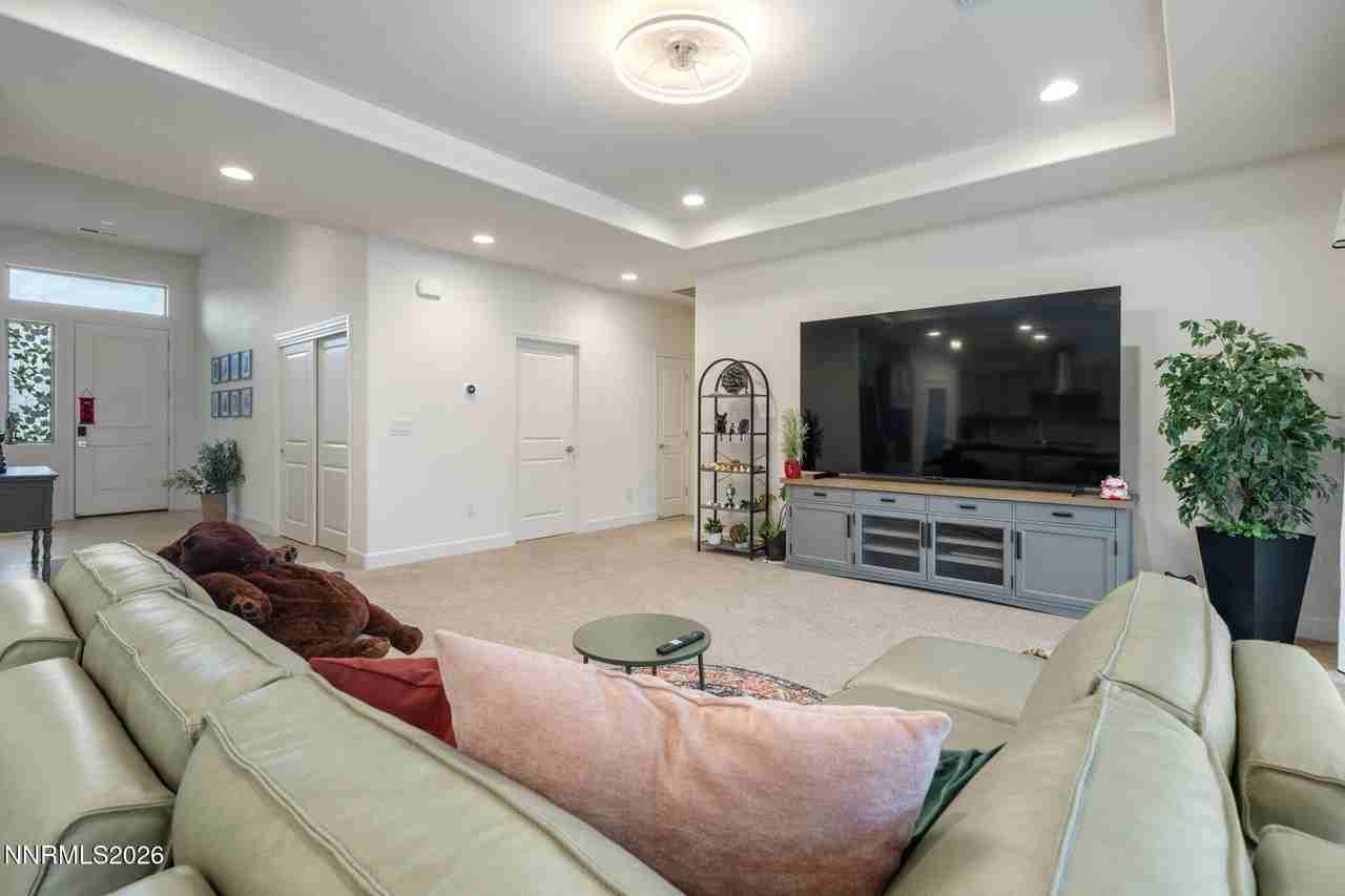 11169 Haystack Hill Ln - Photo 6 of 31