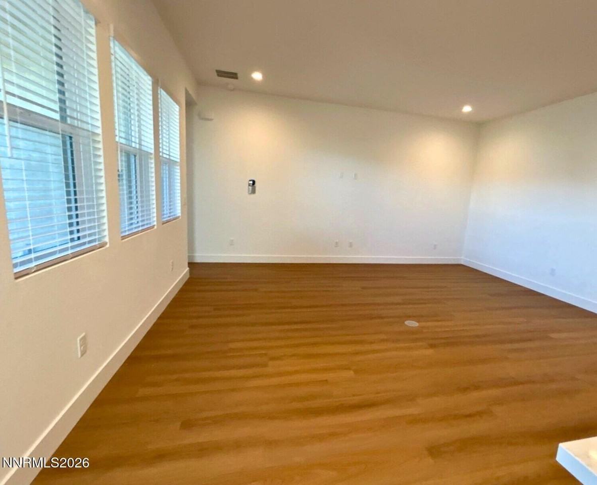7328 Oakmont Ln - Photo 6 of 15