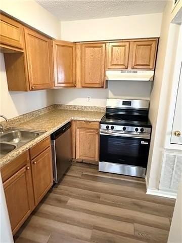 653 Farmington Pl #B - Photo 3 of 9