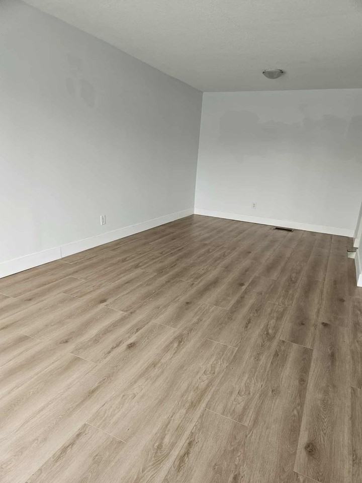 719 Jackson Crt - Photo 2 of 3
