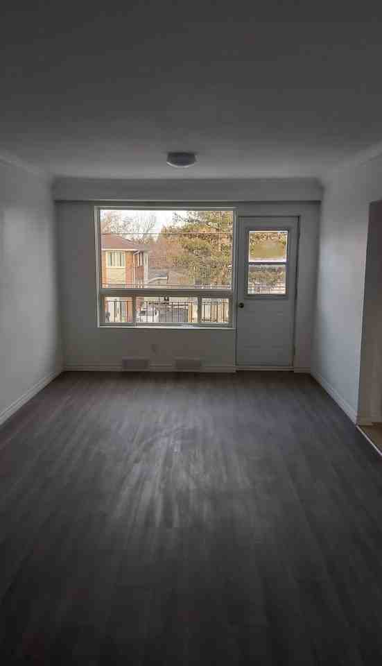 22 Garthdale Crt - Photo 3 of 11