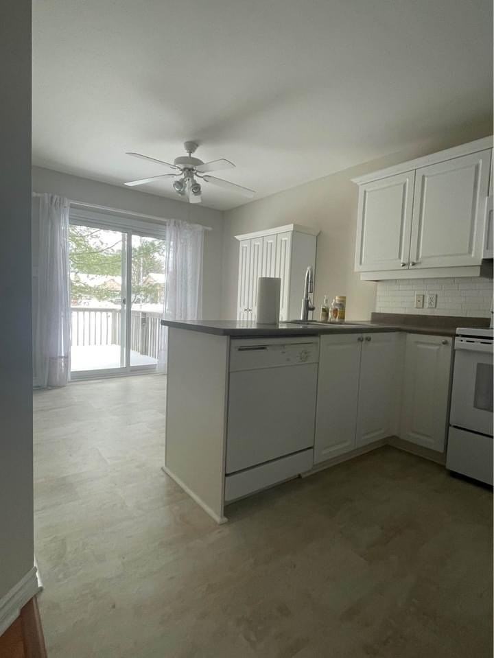 1241 Beaverbrook Ave - Photo 3 of 18
